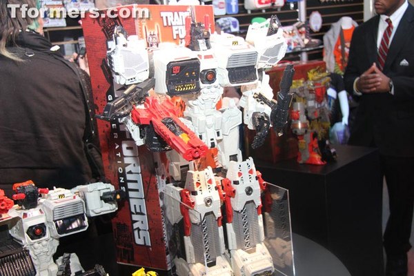 Toy Fair 2013 MetroPlex Transformers Masterpiece Titan Class Action Figure Image (10a) (2 of 18)